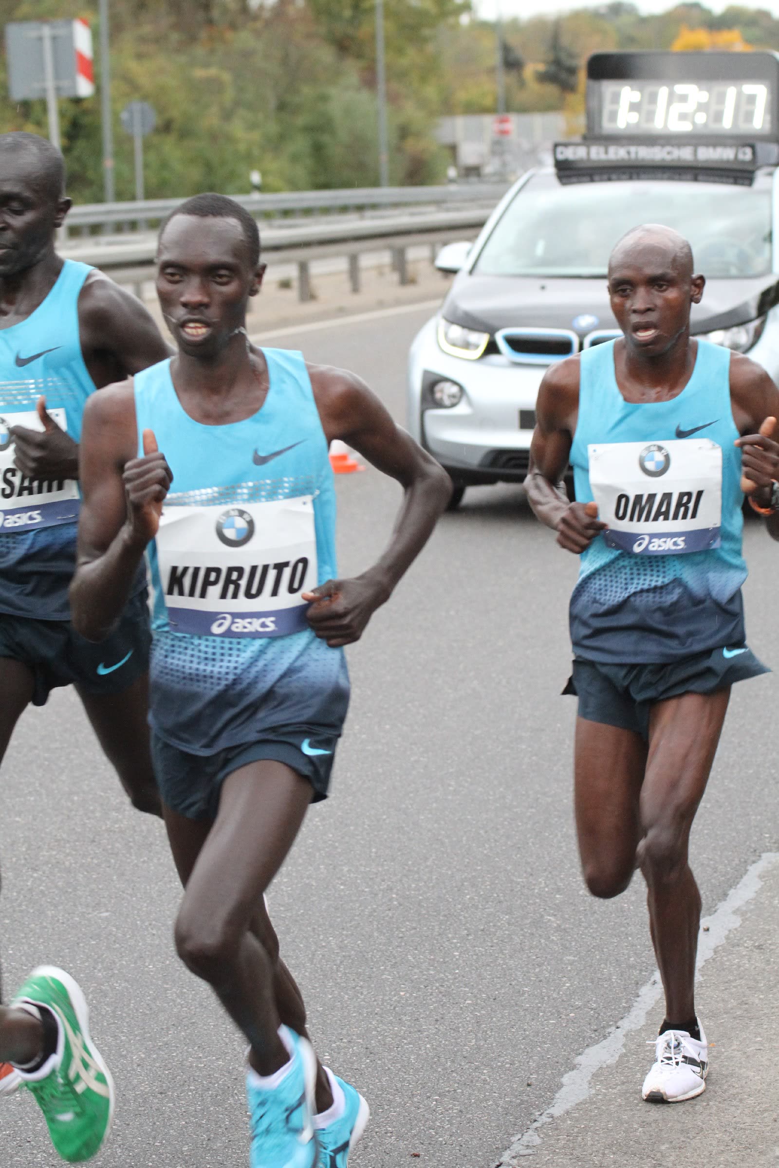 Two runners mid-race